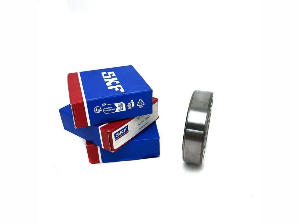 Vòng bi SKF chính hãng: Ba hộp SKF xếp chồng và vòng bi đặt nghiêng