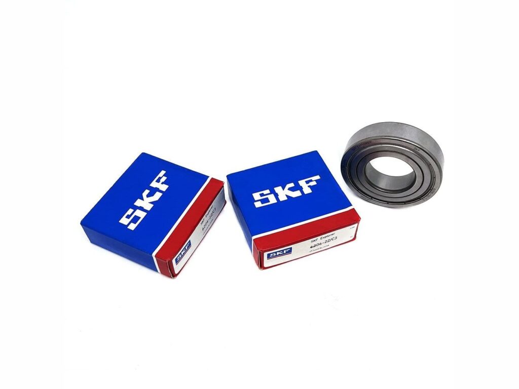 Vòng bi SKF chính hãng: Hai hộp SKF Explorer 6206-2Z/C3 cạnh vòng bi nắp sắt